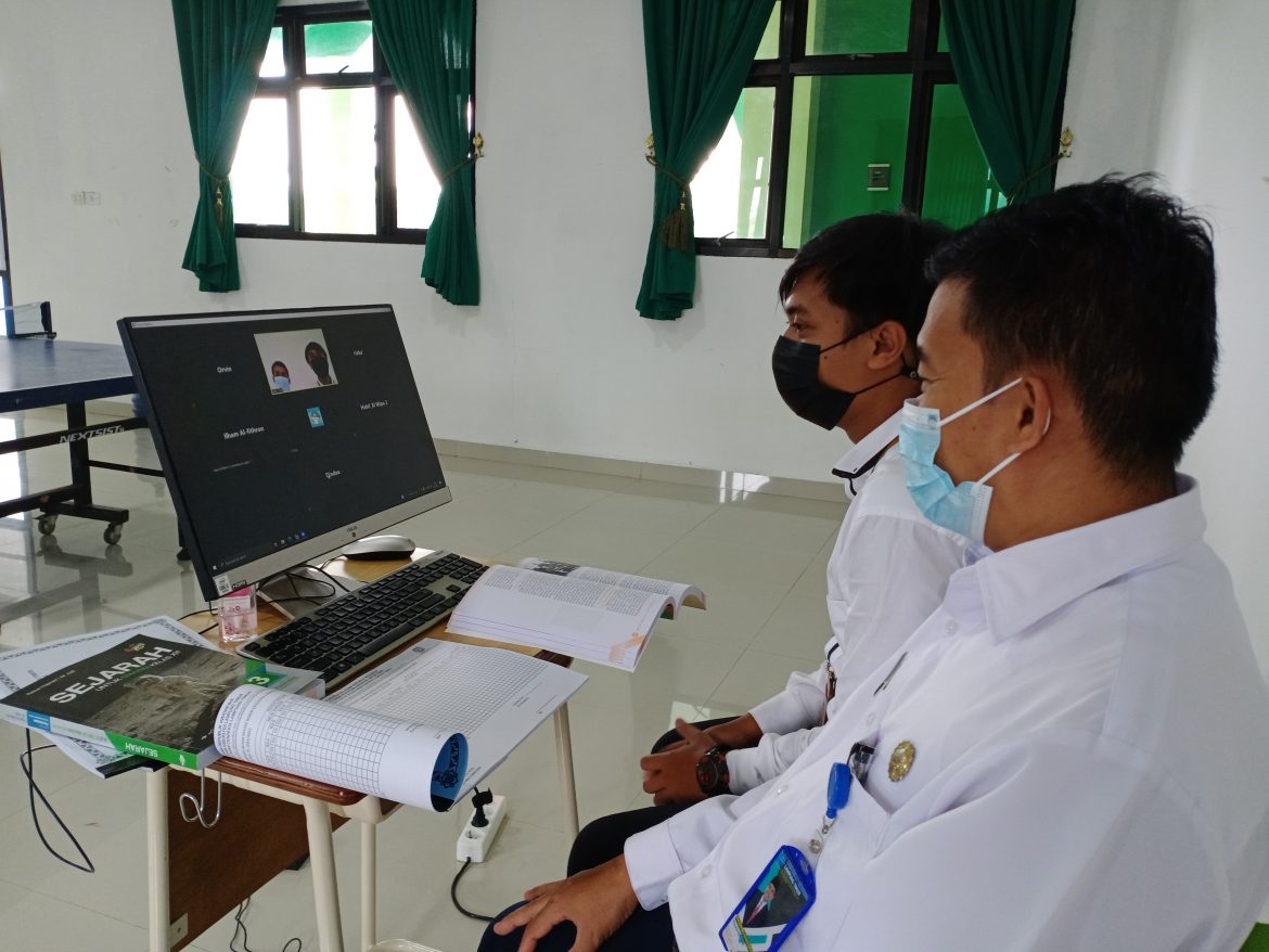 Kepala MAN IC Lampung Timur Lakukan Supervisi Guru Pada KBM Daring