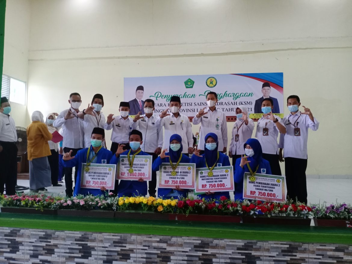 Lima Siswa MAN IC Lampung Timur Terima Penghargaan Dari Kanwil Kemenag Lampung
