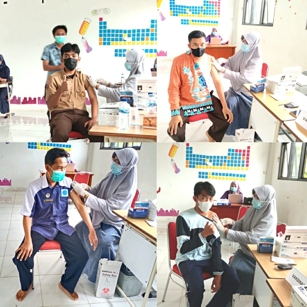 GTK dan Beberapa Siswa MAN IC Lampung Timur Terima Vaksin Dosis Ketiga