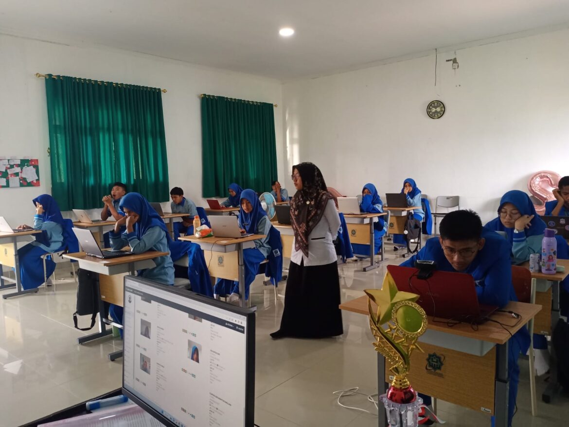 MAN IC Lampung Timur Laksanakan PATBK Bagi Kelas XII Dengan Sistem Pengawasan Online