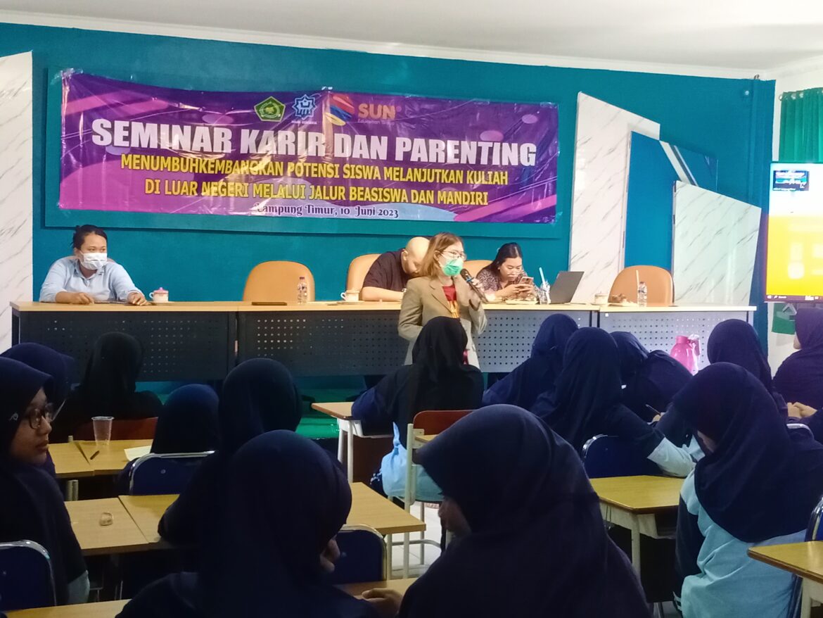 Kerjasama Dengan Sun Education, MAN IC Lamtim Gelar Seminar Karir dan Parenting