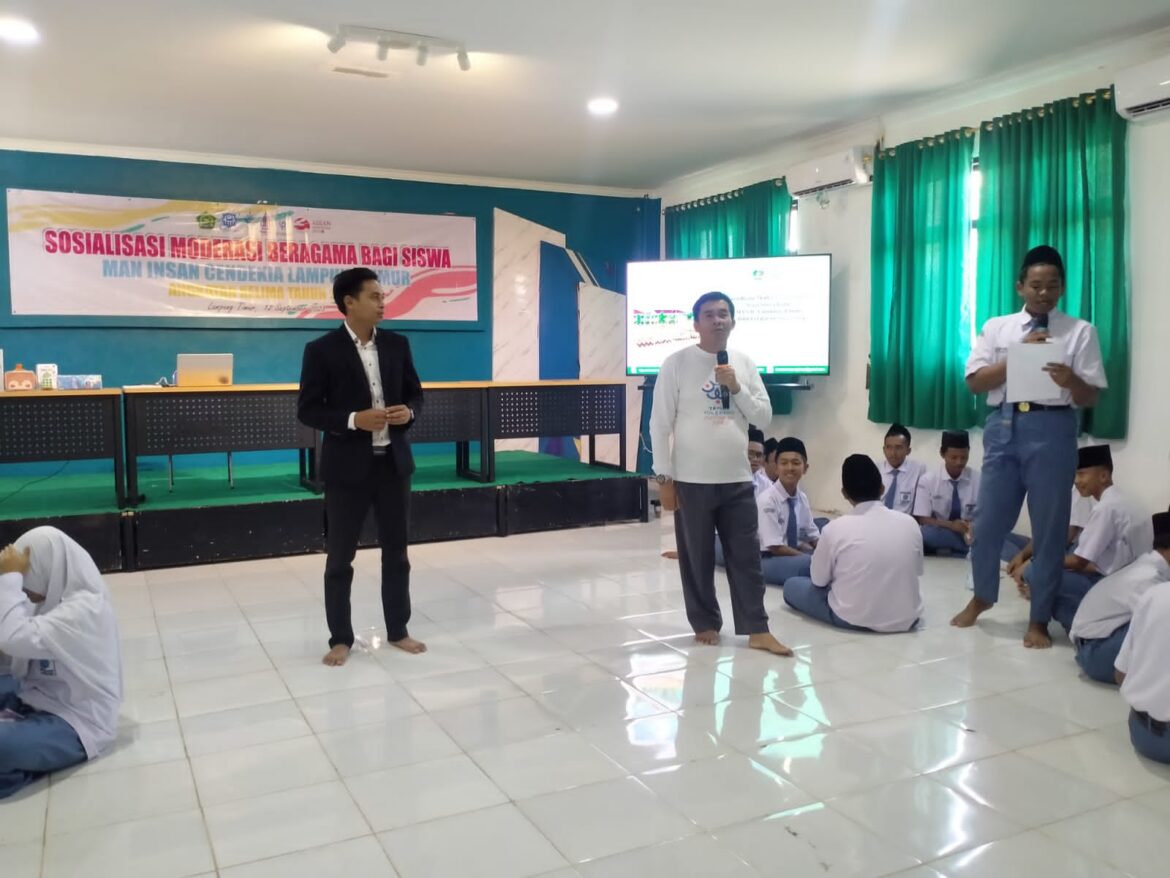 Kamad MAN IC Lamtim Sosialisasikan Moderasi Beragama Bagi Siswa Angkatan Ke 5 TP. 2023/2024