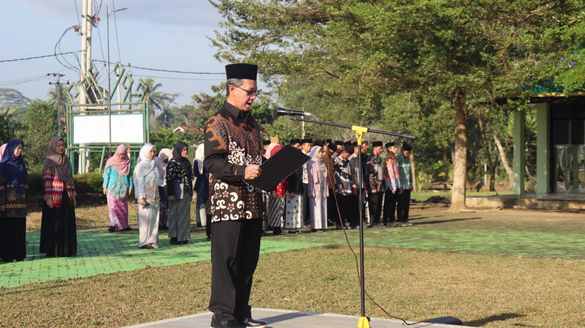 MAN IC Lampung Timur Gelar Upacara HUT ke-80 Kemerdekaan RI