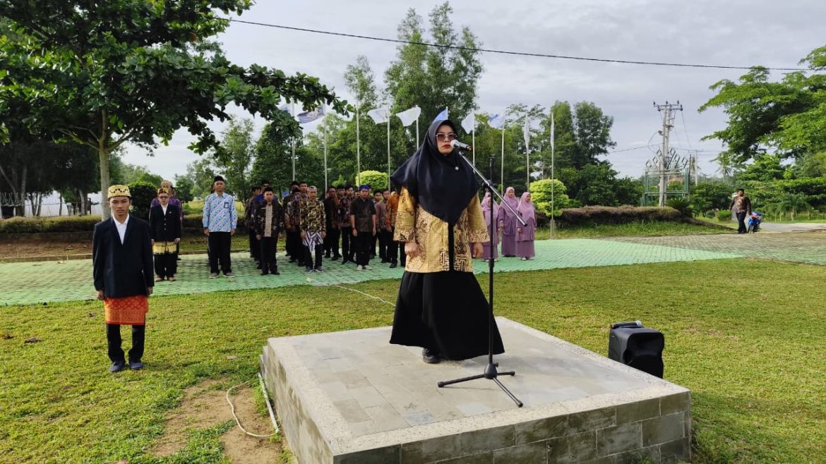MAN IC Lampung Timur Peringati Hari Guru 2025: Dorong Guru “Merawat Semesta dengan Cinta”