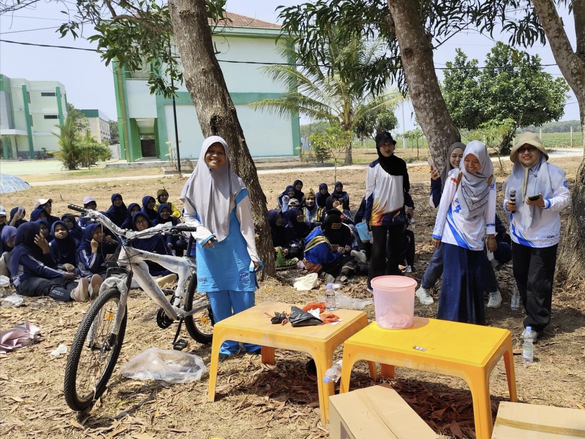 Neda Kalia Alfaqi, Murid Kelas XI.B Asal Bandar Lampung, Raih Doorprize Sepeda pada Fun Walk Milad ke-7 MAN IC Lampung Timur